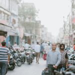 les gens dans la ville en Inde
